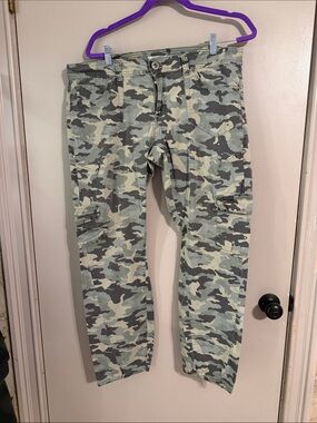 BONGO Camo Cargo Pants in Green & Gray
